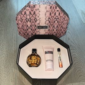 Jimmy Choo 3.4 oz Perfume,lotion and perfume set.